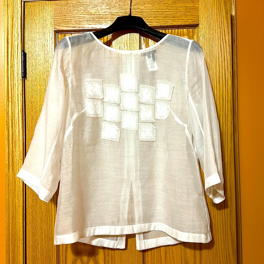 Nic + Zoe modern boxy white blouse.  Size large.